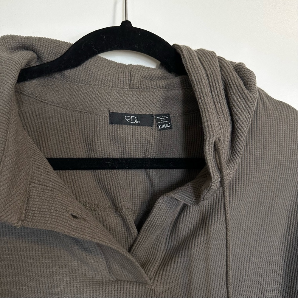 RDI Olive-Grey Waffle Knit Hooded Lightweight Pullover - Picture 2 of 4